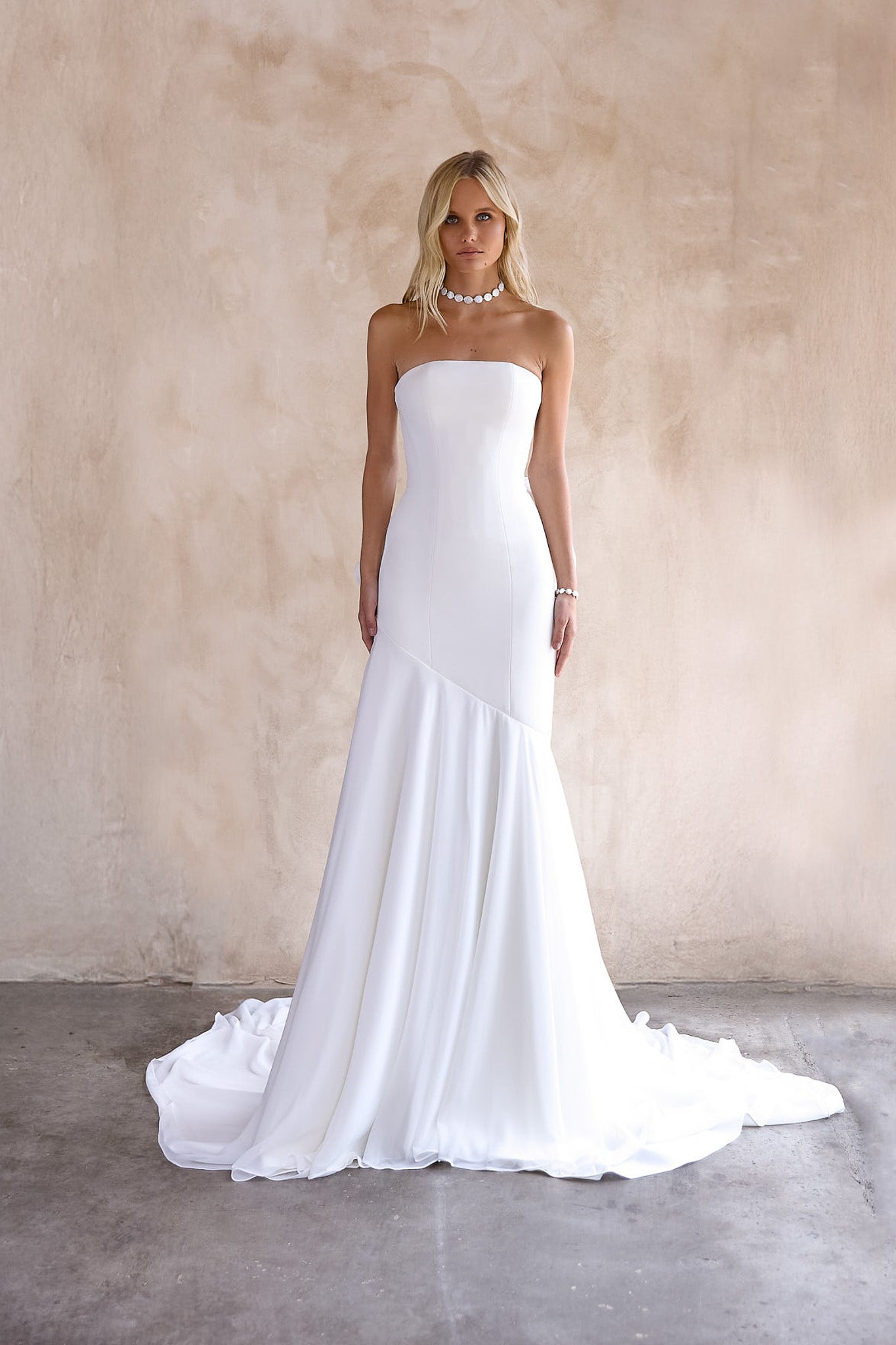 full length_image_of_the_june_wedding_dress_fitted_bodice_and_internal_boning_to_sculpt_the_body detachable bow removed
